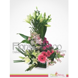 Simple and Fresh Flowers Bouquet