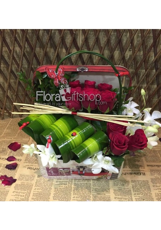 Mixed Roses in the Box 