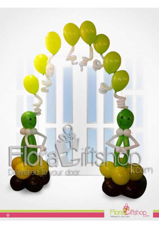 Two Green Aliens  Door Decoration Balloons